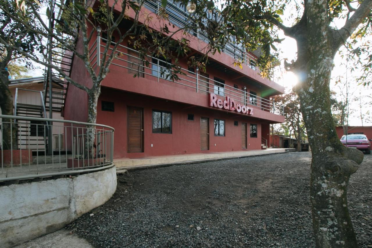 Reddoorz Plus At Malabag Silang - Vaccinated Staff Eksteriør bilde